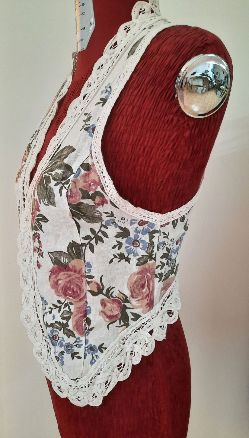 Vestă shabby chic