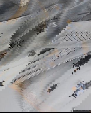 Esarfa noua    superba , broderie   cu fir matase , manusi noi nubuk asortate