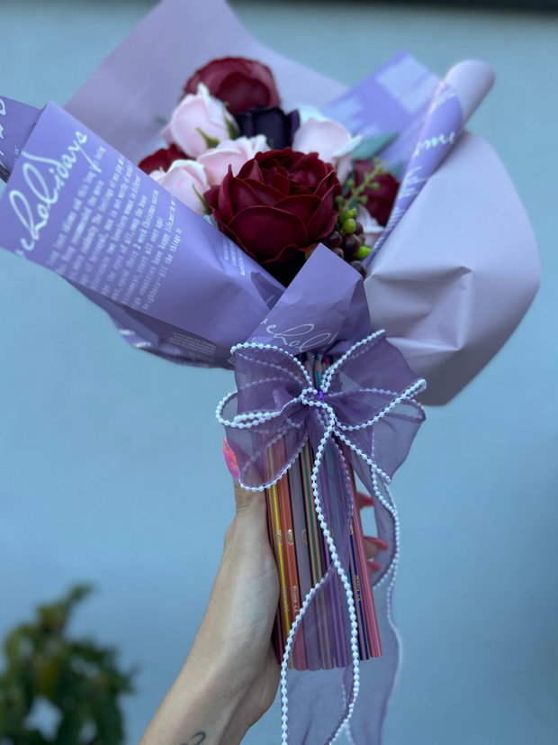 Buchet flori sapun scoala cu creioane colorate