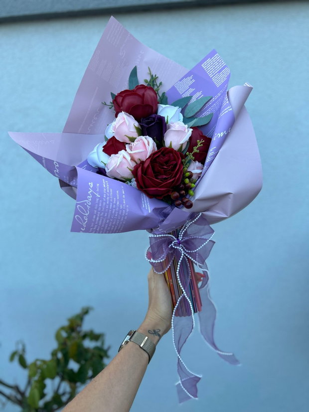 Buchet flori sapun scoala cu creioane colorate