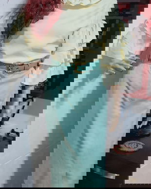 Fusta culoarea oului de rata