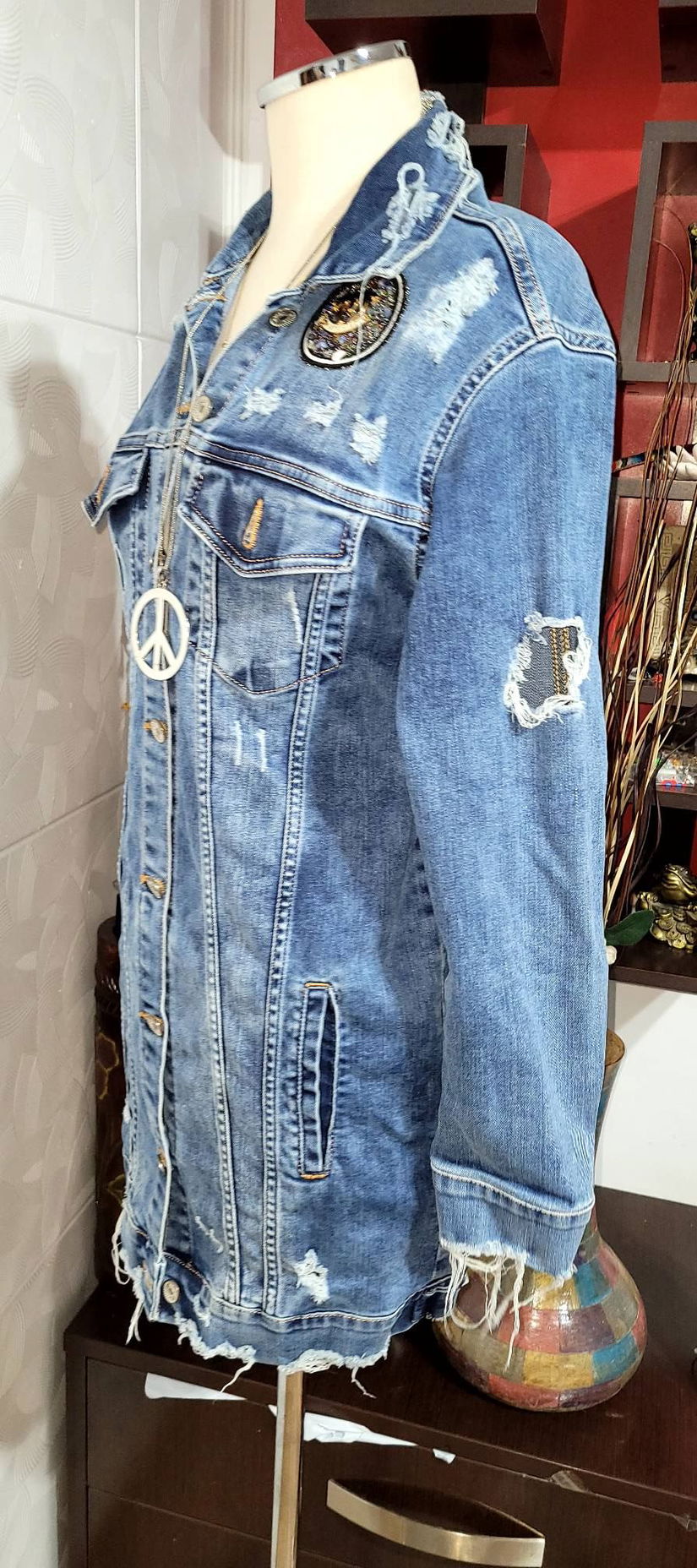 Geaca din jeans cu rupturi