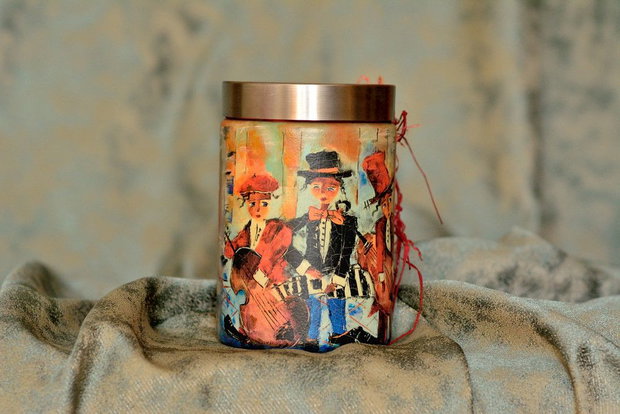 Borcan decorativ : Muzicanti