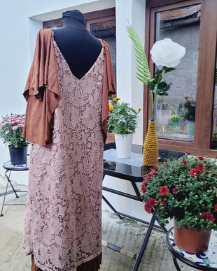 Rochie dantelă