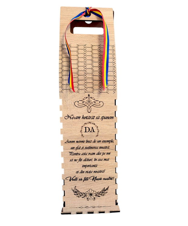 Cutie pentru sticla de vin, personalizata cu mesaJ standard pentru nasi "Vreti sa fiti nasii nostri?", mdf, model 1, dimensiune 37x10cm, maro