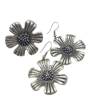 Set inel si cercei zamac argintat, model floral, Icz004