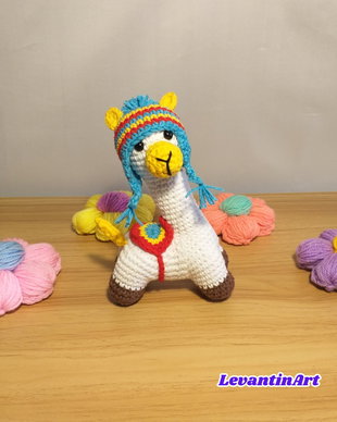 Dilia Llama/alpaca - jucarie handmade 20 cm. Figurina crosetata. LA COMANDA