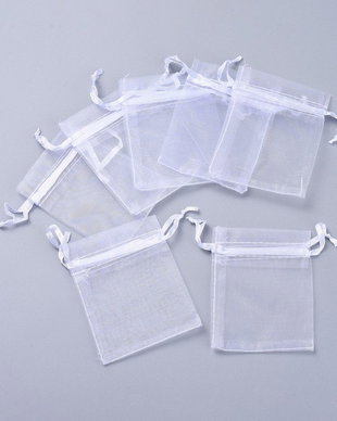 Săculeti organza albi