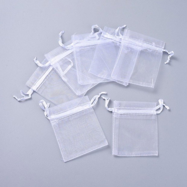 Săculeti organza albi