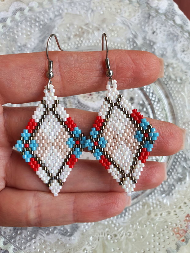 Cercei Miyuki "Geometric Pattern", Cercei statement din margele