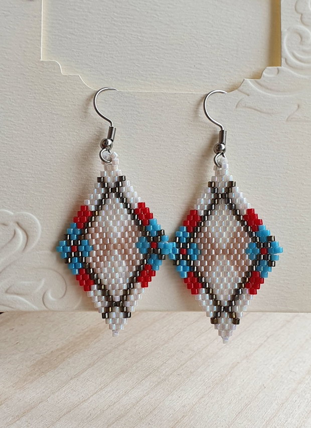 Cercei Miyuki "Geometric Pattern", Cercei statement din margele