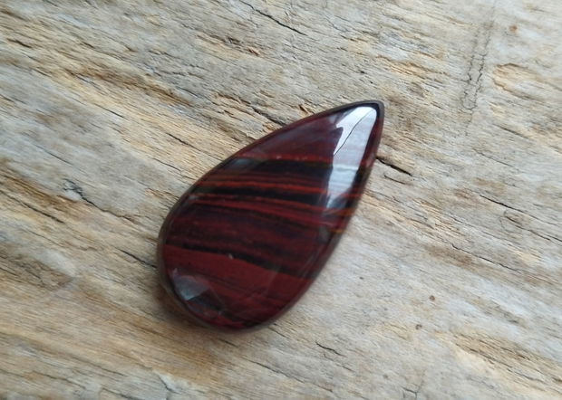 Cabochon ochi de tigru rosu, 28x15x6 mm