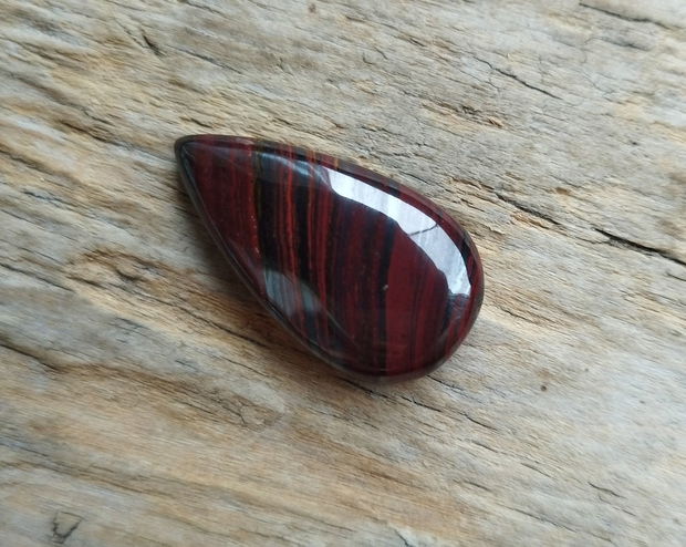 Cabochon ochi de tigru rosu, 28x15x6 mm