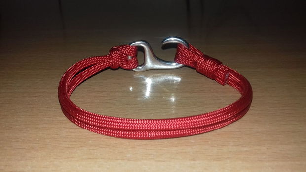 Brățară roșie reglabilă din paracord SUA cu închizătoare lock argintie