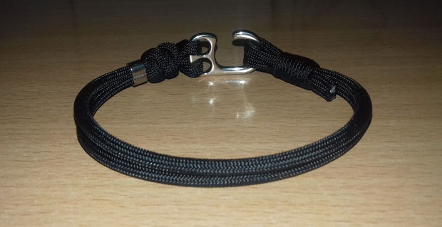 Brățară neagră reglabilă paracord din SUA cu inel inox și închizătoare lock