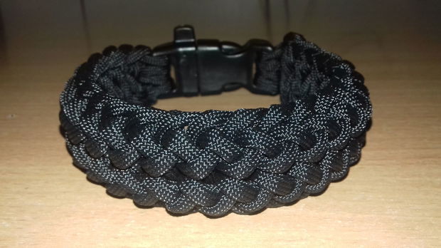 Brățară fixă paracord SUA cu închizătoare trident cu fluier