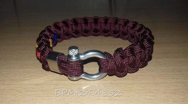 Brățară paracord maro cu tricolor cu inel și închizătoare cu cheiță din inox