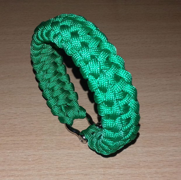 Brățară paracord verde Slovenia cu inel și închizătoare metalică