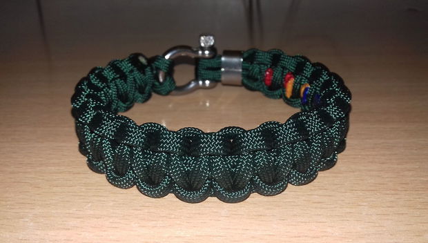 Brățară paracord verde pădurar și tricolor cu inel și închizătoare cu cheiță din inox