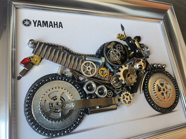 Motocicleta Yamaha Cod M 655・Cadouri zile de nastere・Mecanism de ceas vintage・Yamaha