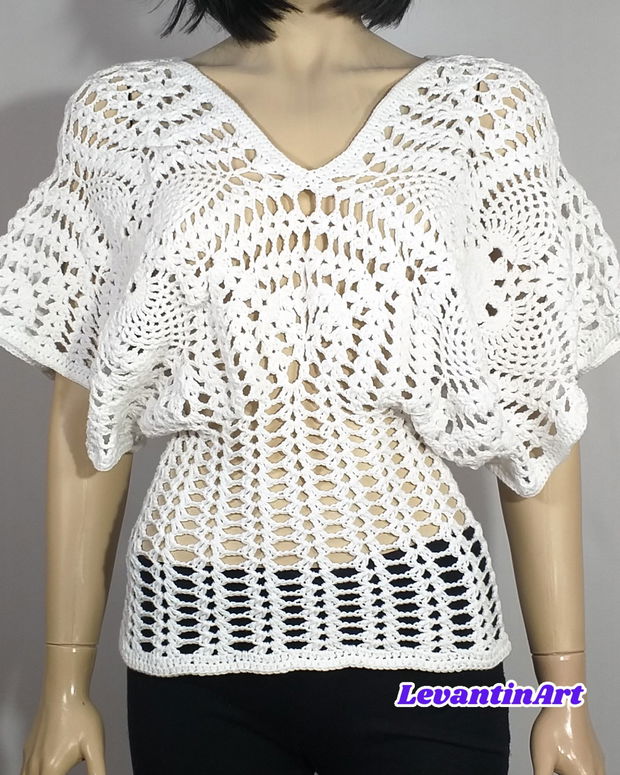 Bluza alba de vara. Bluza cu anchior adanc. Top dama handmade. Bluza dama crosetata