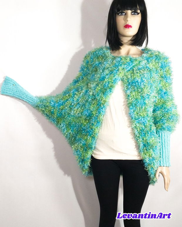 Cardigan PUF - Shrug dama lucrat manual. Cardigan cocon crosetat. Cardigan pentru femei