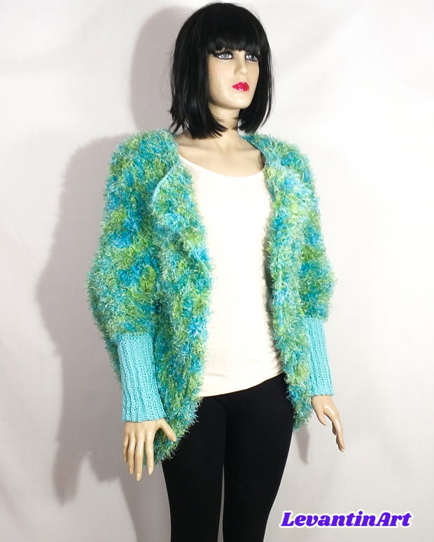 Cardigan PUF - Shrug dama lucrat manual. Cardigan cocon crosetat. Cardigan pentru femei