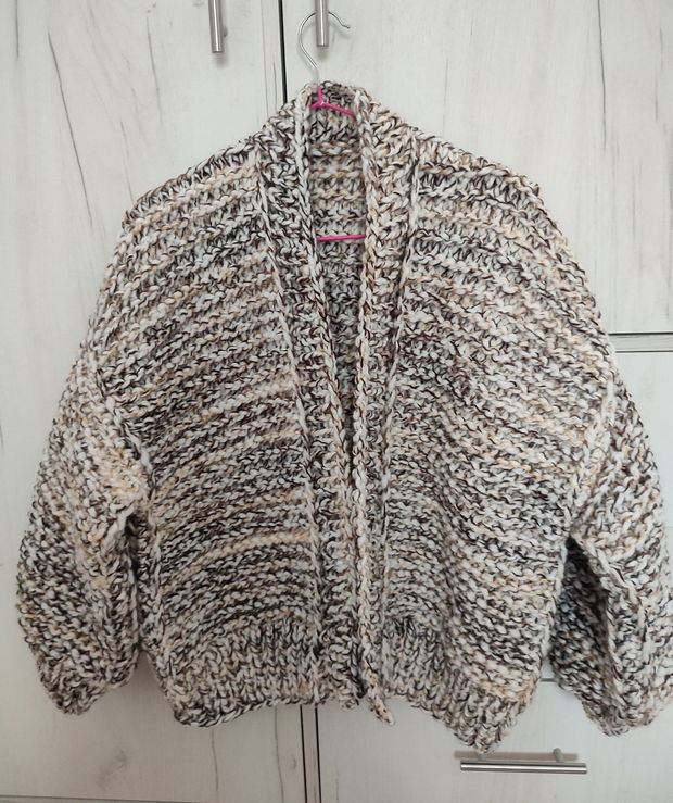 Cardigan bej cu insertii