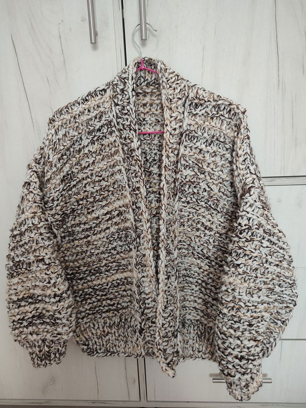 Cardigan bej cu insertii