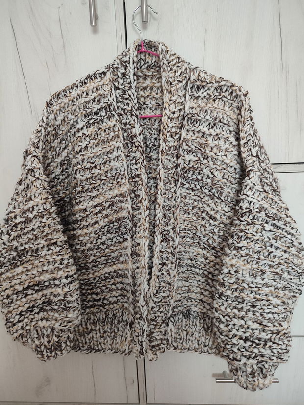 Cardigan bej cu insertii