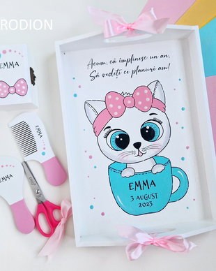 Tava turta pisicuta pictata manual personalizata cu nume, set prima aniversare