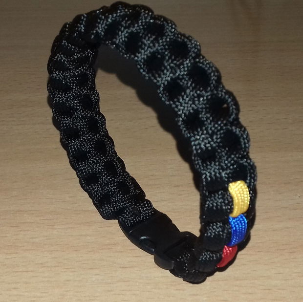 Brățară negru cu tricolor paracord cu închizătoare trident