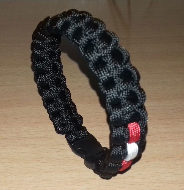 Brățară negru cu tricolor paracord cu închizătoare trident