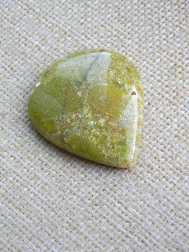 Caboson opal verde (C60)