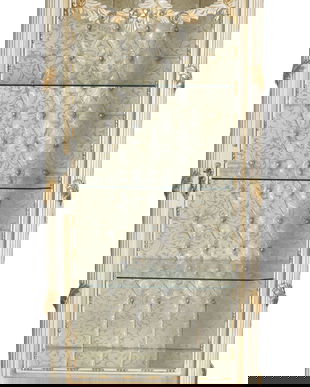 Vitrina Rococo din lemn masiv alb cu decoratiuni din alama