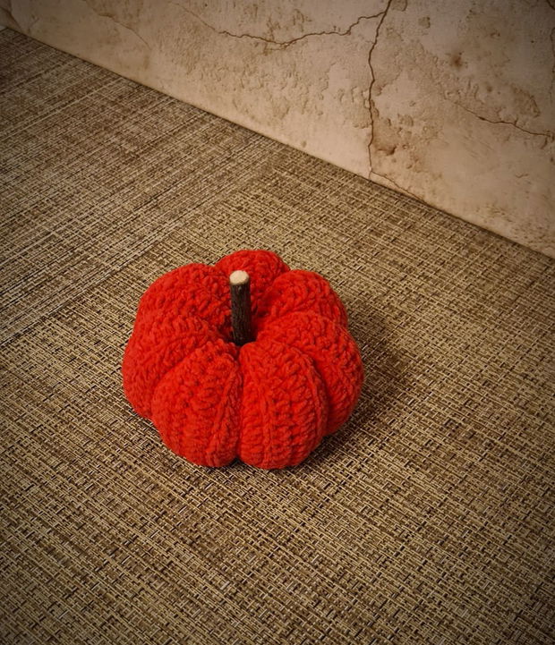 Crochet pumpkin