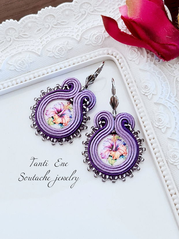 Cercei mov-lila, Cercei soutache