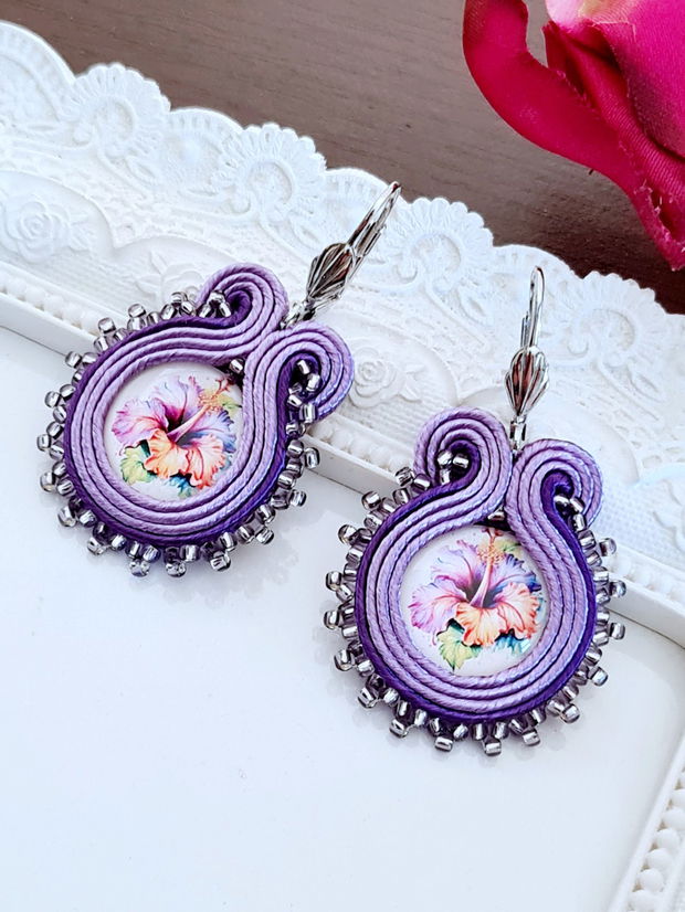 Cercei mov-lila, Cercei soutache