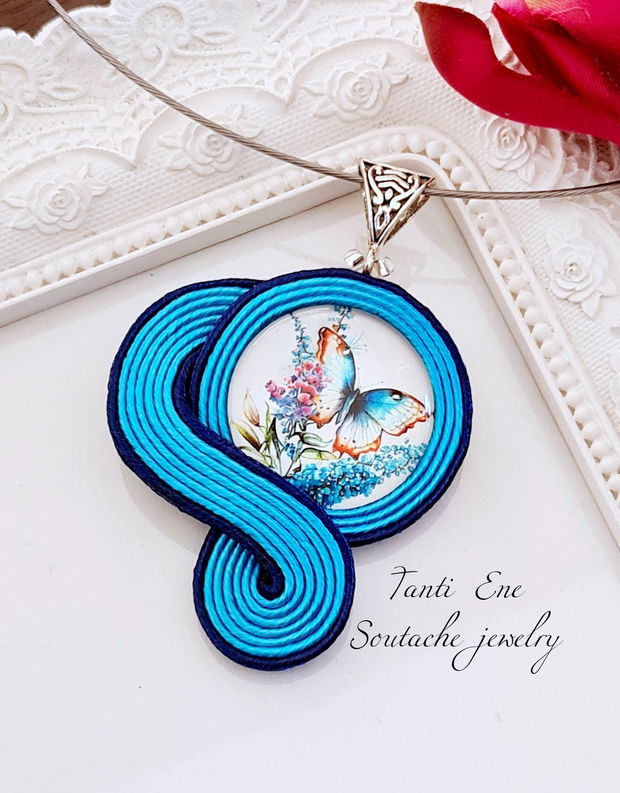 Pandantiv turcoaz cu fluture,  Pandantiv soutache