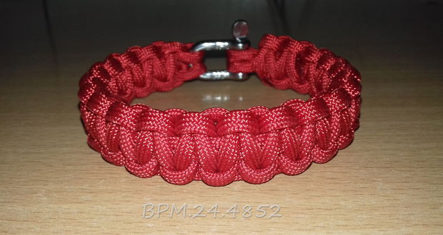 Brățară paracord roșie cu închizătoare din inox