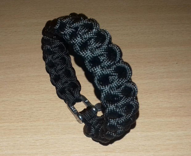 Brățară paracord neagră cu închizătoare din inox