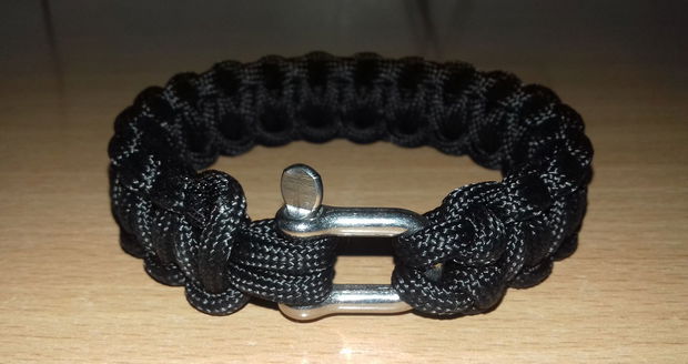 Brățară paracord neagră cu închizătoare din inox