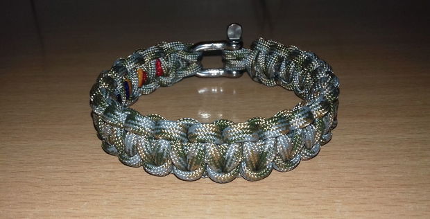 Brățară paracord military cu tricolor și închizătoare din inox