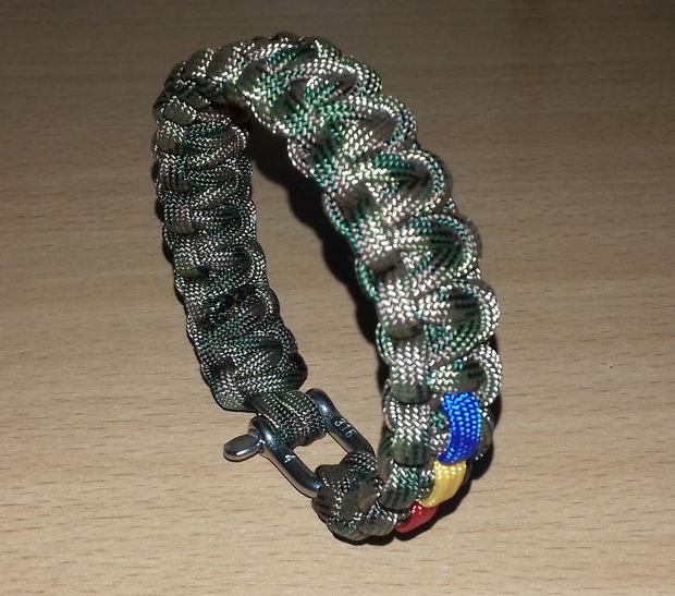 Brățară paracord military cu tricolor și închizătoare din inox