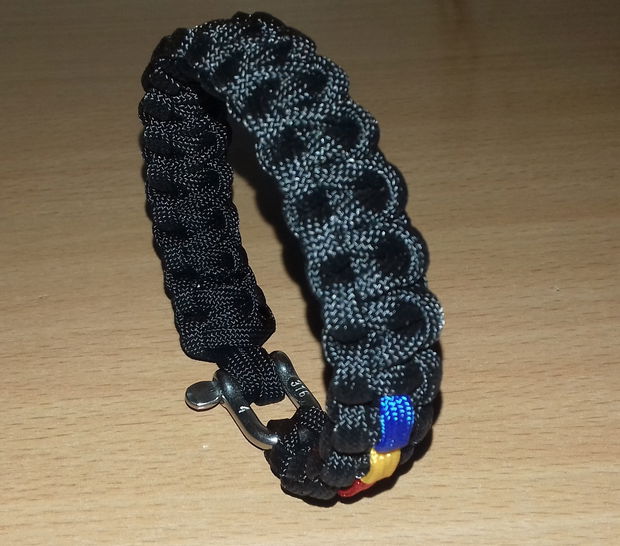 Brățară paracord military cu tricolor și închizătoare din inox