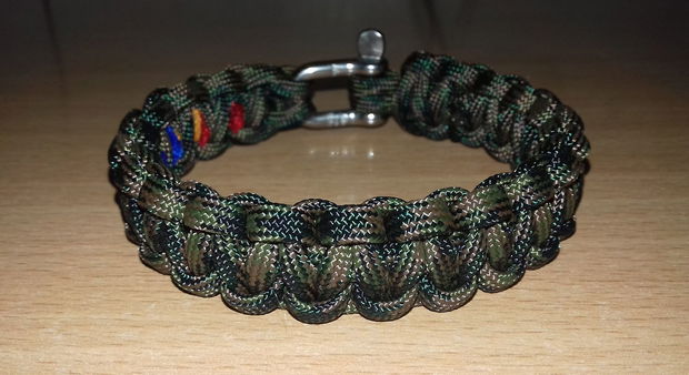 Brățară paracord military cu tricolor și închizătoare din inox