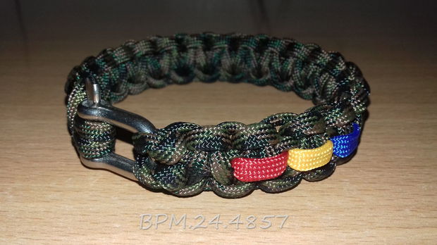 Brățară paracord military cu tricolor și închizătoare din inox