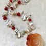 Colier perle Biwa albe & agate carneol