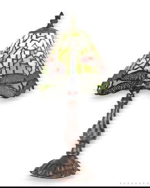 Lampa Tiffany decorata cu libelule