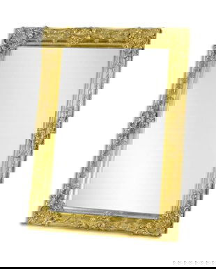 Oglinda din cristal cu o rama aurie